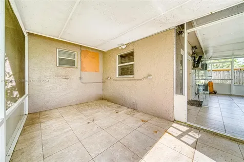 1211 NW 96th Terrace Pembroke Pines FL 33024