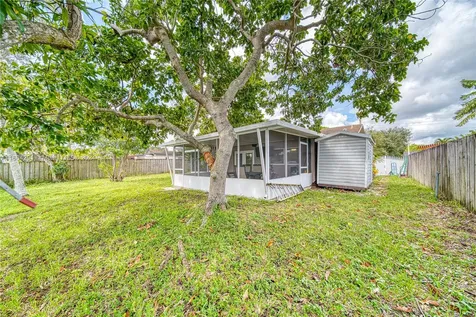 1211 NW 96th Terrace Pembroke Pines FL 33024