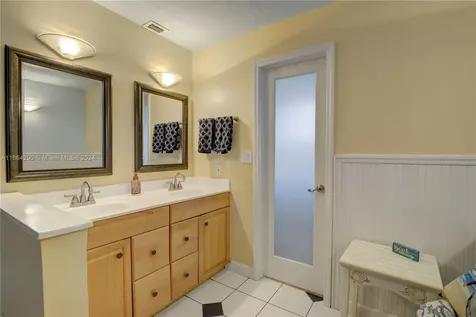 11516 SW 51st Street Cooper City FL 33330