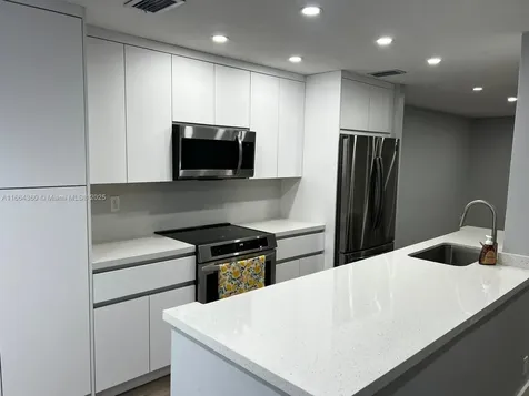 8223 NW 8th Street Plantation FL 33324