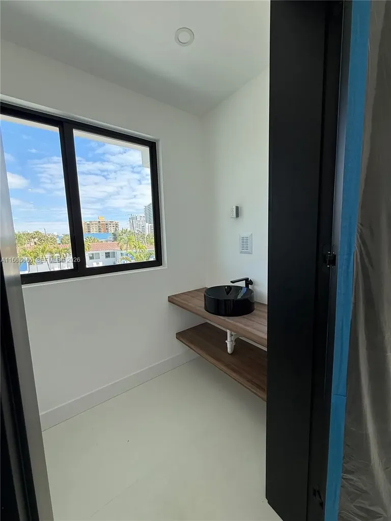 3222 NE 7th Street Pompano Beach FL 33062