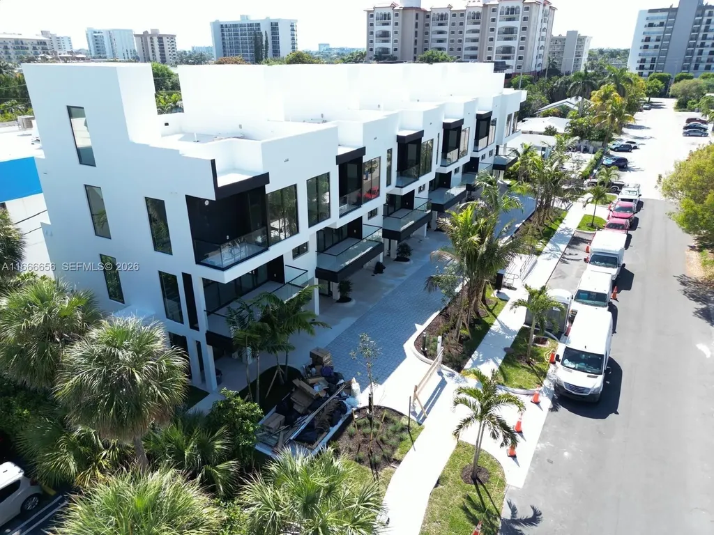 3222 NE 7th Street Pompano Beach FL 33062