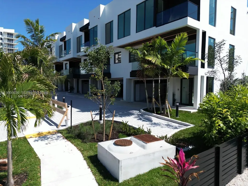 3222 NE 7th Street Pompano Beach FL 33062