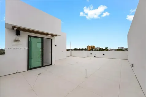 3222 NE 7th Street Pompano Beach FL 33062