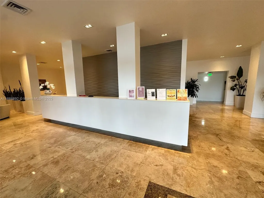 2201 S Ocean Drive Hollywood FL 33019