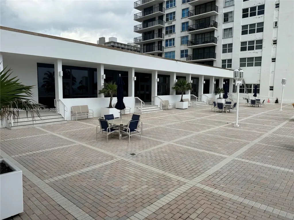 2201 S Ocean Drive Hollywood FL 33019