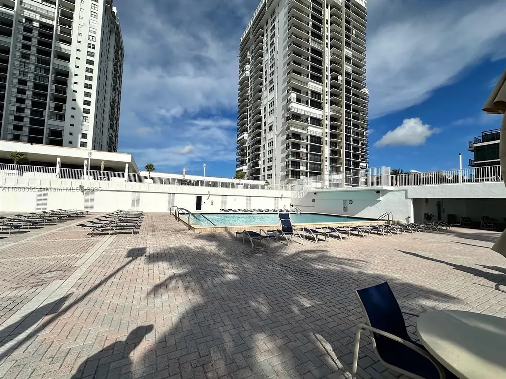 2201 S Ocean Drive Hollywood FL 33019