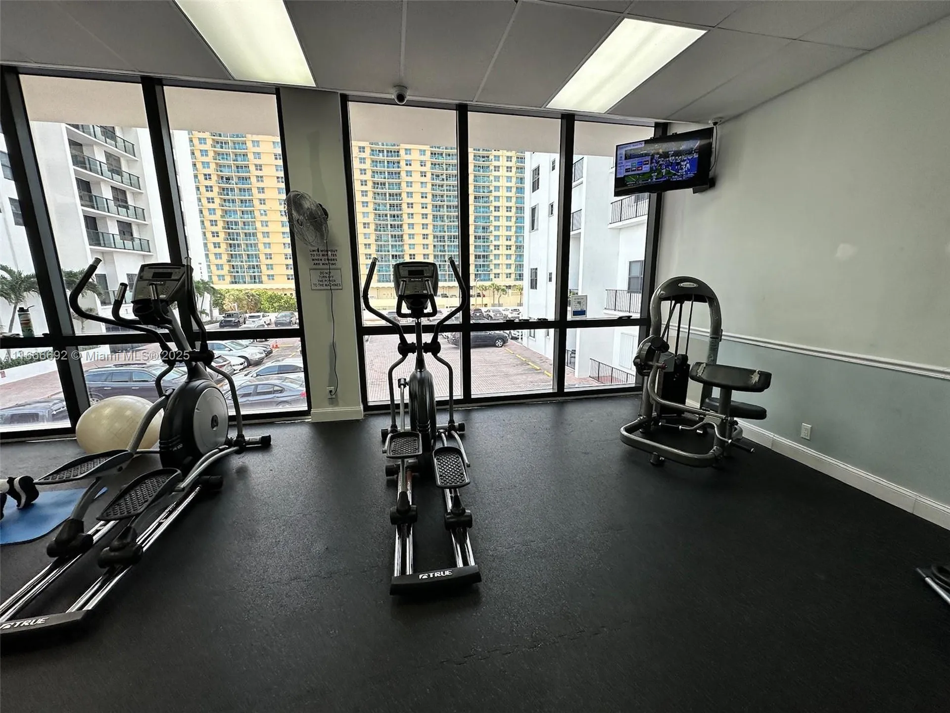 2201 S Ocean Drive Hollywood FL 33019