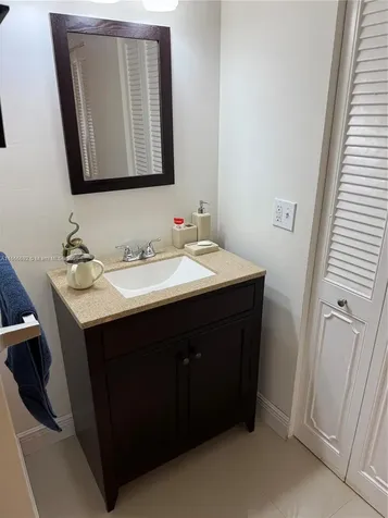 2201 S Ocean Drive Hollywood FL 33019