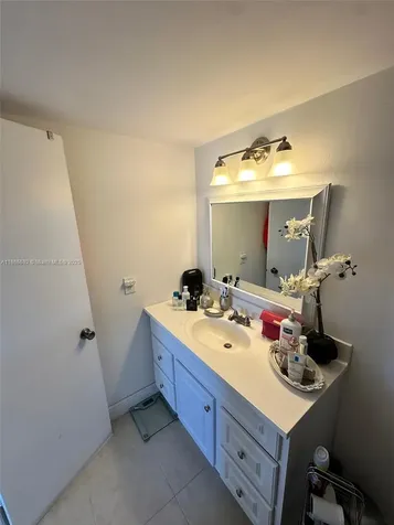2201 S Ocean Drive Hollywood FL 33019
