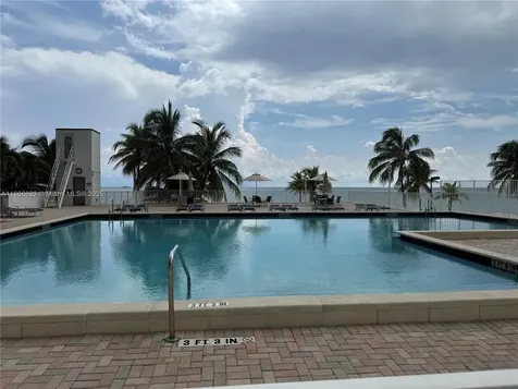 2201 S Ocean Drive Hollywood FL 33019
