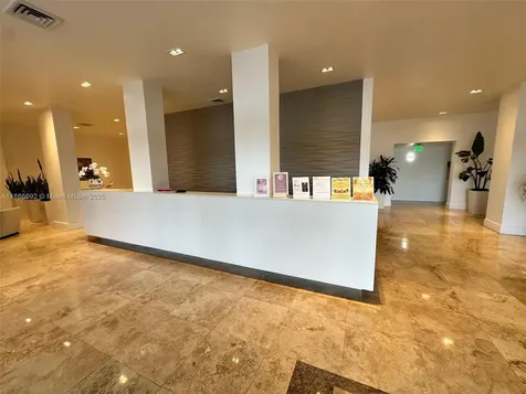 2201 S Ocean Drive Hollywood FL 33019