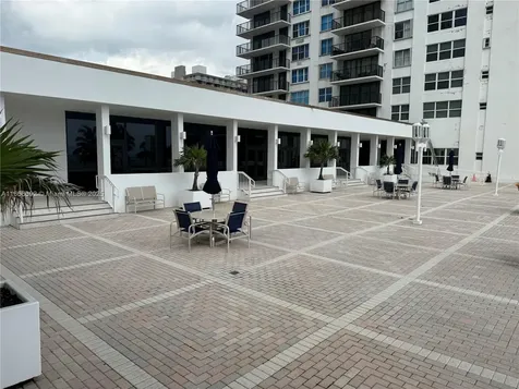 2201 S Ocean Drive Hollywood FL 33019