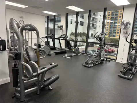 2201 S Ocean Drive Hollywood FL 33019