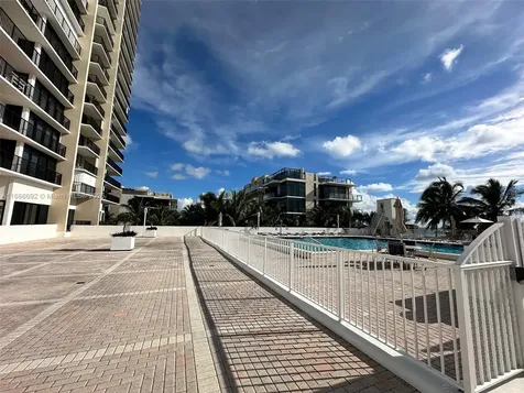 2201 S Ocean Drive Hollywood FL 33019