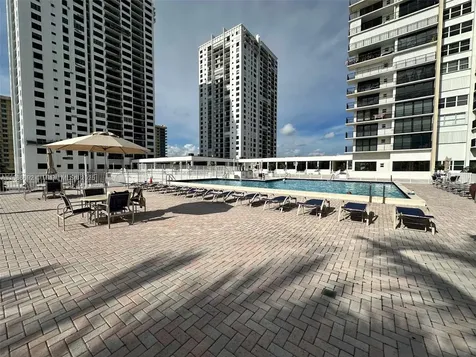 2201 S Ocean Drive Hollywood FL 33019