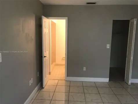 459 NE 210th Circle Terrace Miami FL 33179