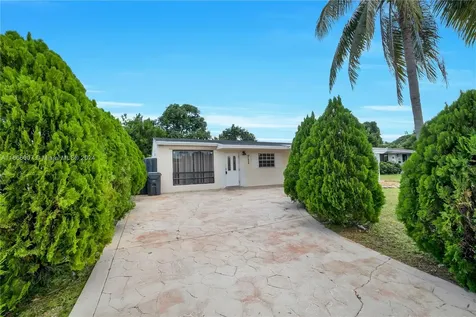 711 N 67th Avenue Hollywood FL 33024