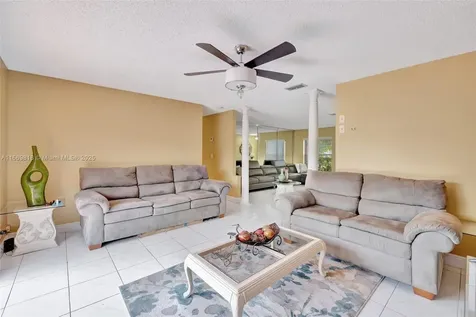 1905 SW 87th Avenue North Lauderdale FL 33068