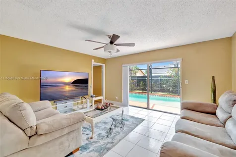 1905 SW 87th Avenue North Lauderdale FL 33068