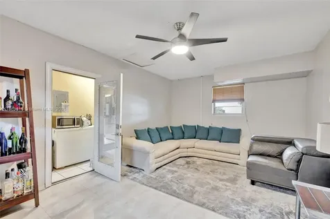1905 SW 87th Avenue North Lauderdale FL 33068