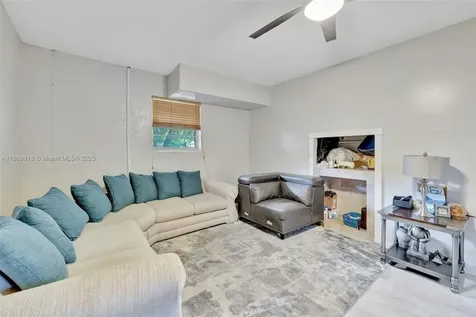 1905 SW 87th Avenue North Lauderdale FL 33068