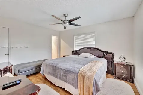 1905 SW 87th Avenue North Lauderdale FL 33068