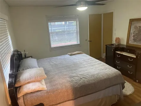 1905 SW 87th Avenue North Lauderdale FL 33068