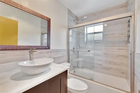 1905 SW 87th Avenue North Lauderdale FL 33068