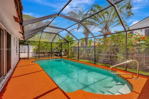 1905 SW 87th Avenue North Lauderdale FL 33068