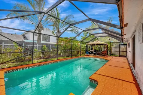 1905 SW 87th Avenue North Lauderdale FL 33068