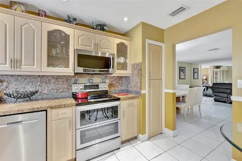 1905 SW 87th Avenue North Lauderdale FL 33068