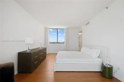 1000 Venetian Way Miami FL 33139
