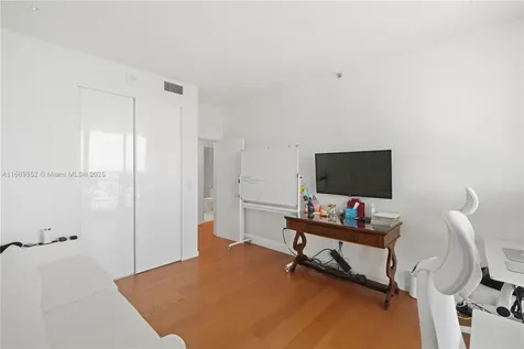 1000 Venetian Way Miami FL 33139