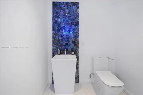 1000 Venetian Way Miami FL 33139