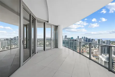 851 NE 1st Avenue Miami FL 33132