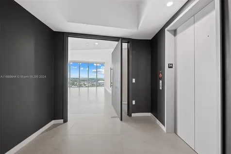 851 NE 1st Avenue Miami FL 33132