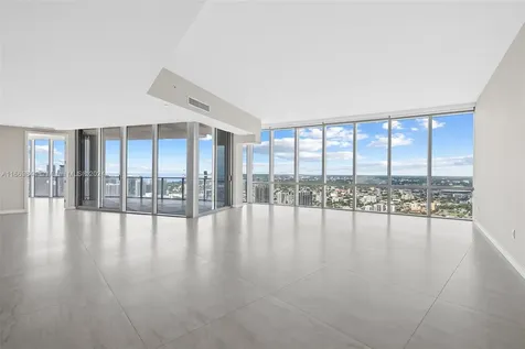 851 NE 1st Avenue Miami FL 33132