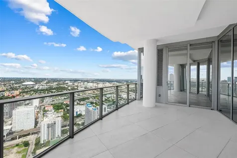 851 NE 1st Avenue Miami FL 33132
