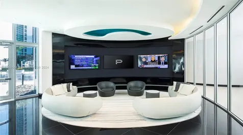 851 NE 1st Avenue Miami FL 33132