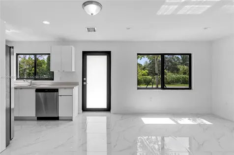 8016 NW 14th Place Miami FL 33147