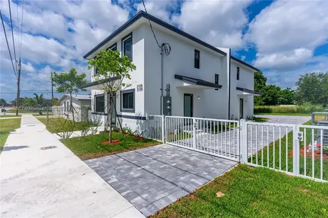 8016 NW 14th Place Miami FL 33147