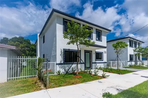 8016 NW 14th Place Miami FL 33147