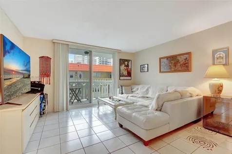 3113 S Ocean Drive Hallandale Beach FL 33009