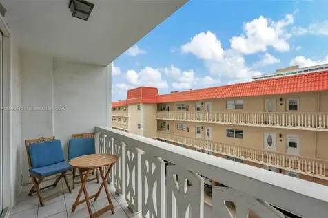 3113 S Ocean Drive Hallandale Beach FL 33009