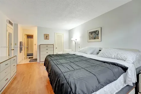 3113 S Ocean Drive Hallandale Beach FL 33009