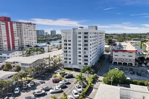 3113 S Ocean Drive Hallandale Beach FL 33009