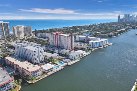 3113 S Ocean Drive Hallandale Beach FL 33009