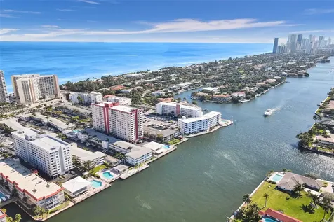 3113 S Ocean Drive Hallandale Beach FL 33009