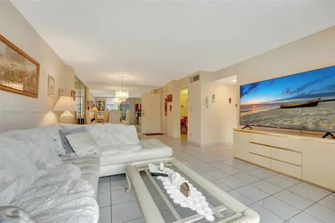 3113 S Ocean Drive Hallandale Beach FL 33009